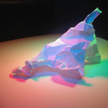 jorge young, obra luminosa en papel